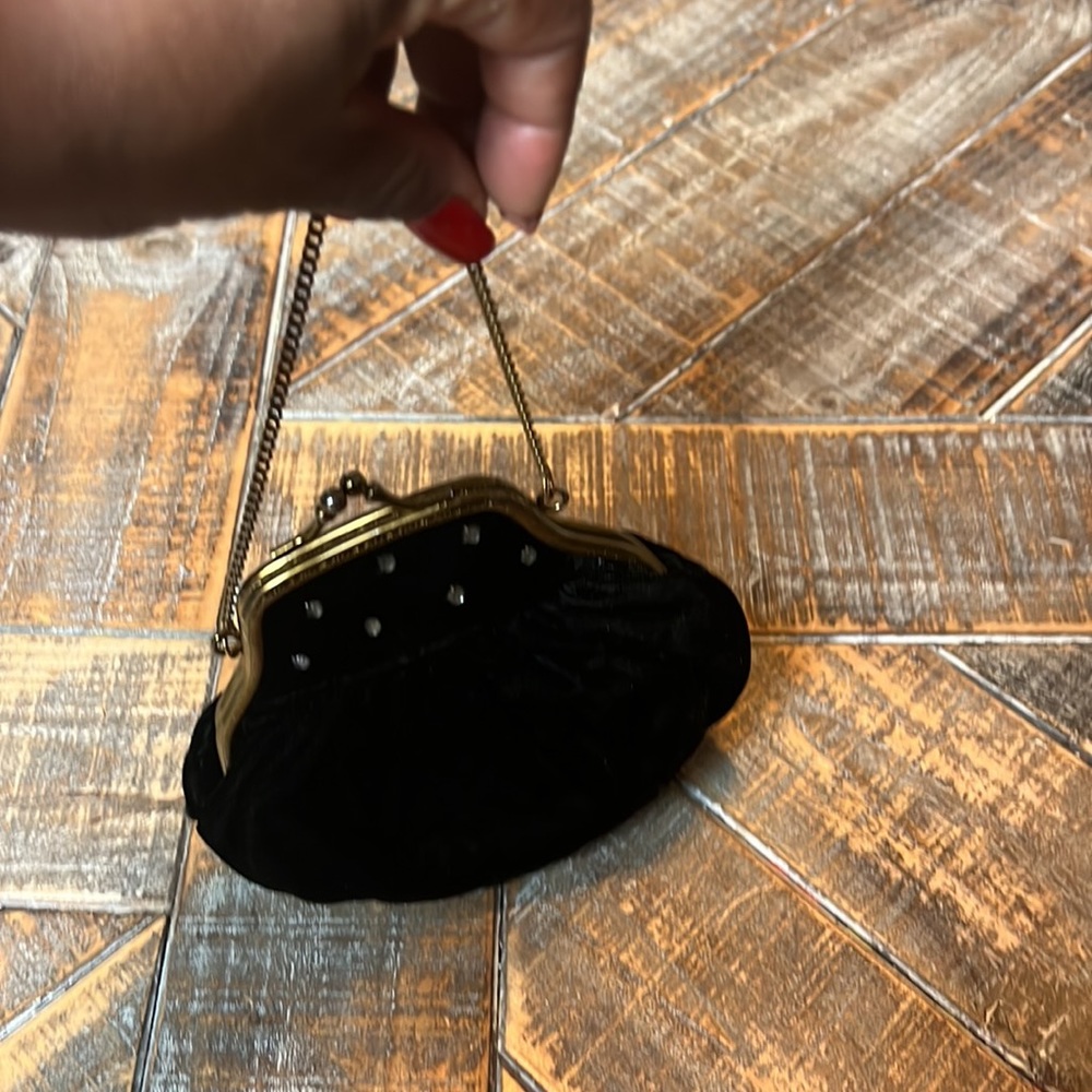 Vintage black velvet small bag with mini chain strap. - Picture 3 of 4